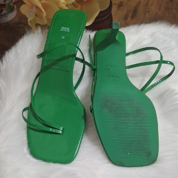 Zara Women's Vibrant Green Sandals - Picture 6 of 8